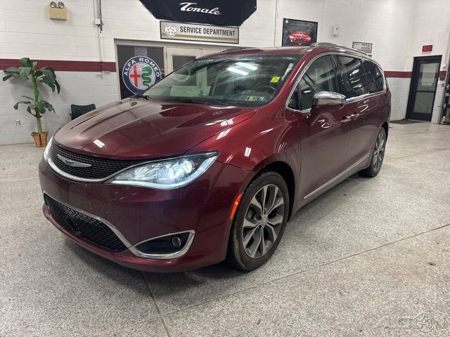 Used 2017 Chrysler Pacifica Limited w/ Advanced Safetytec Group image 1