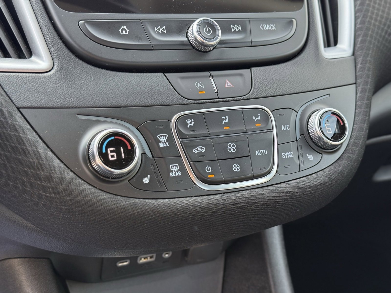 Used 2025 Chevrolet Malibu LT image 18