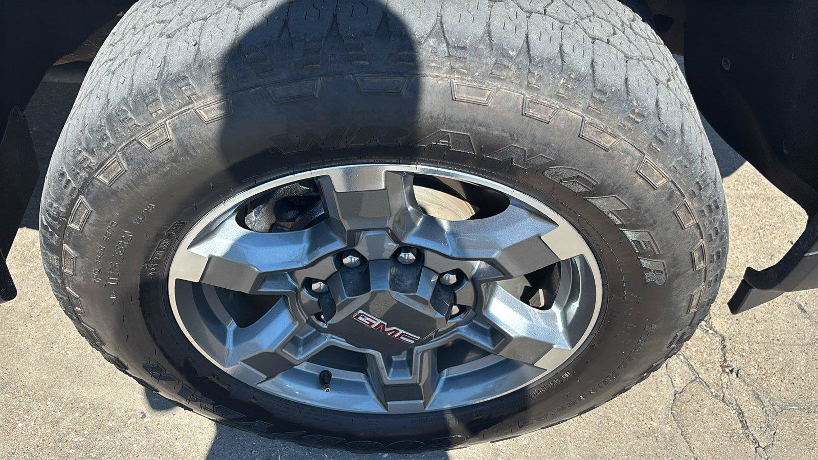 Certified 2025 GMC Sierra 2500 SLT w/ SLT Premium Package AWD/4WD image 11