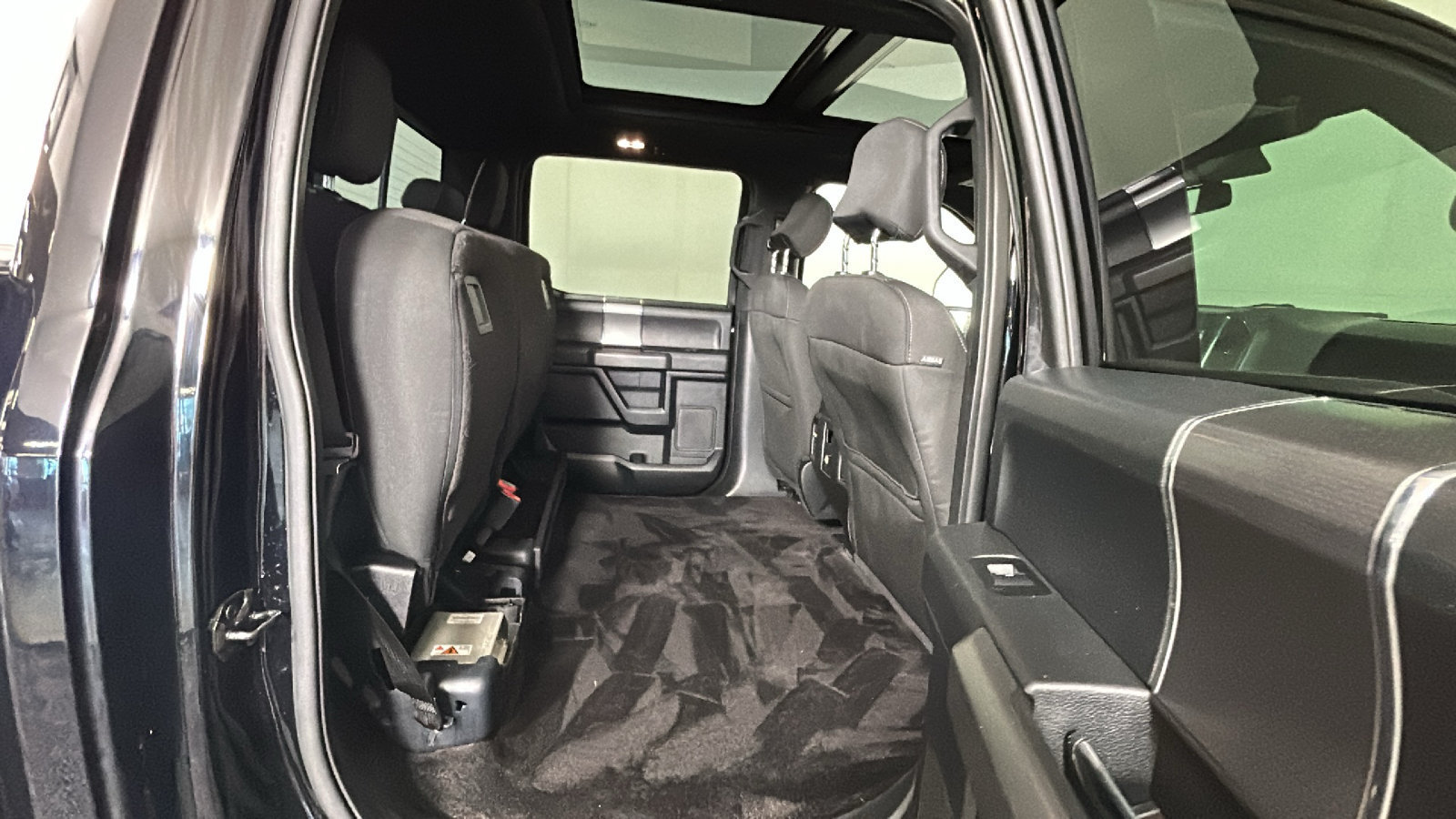 Used 2016 Ford F150 XLT w/ Equipment Group 302A Luxury AWD/4WD image 32