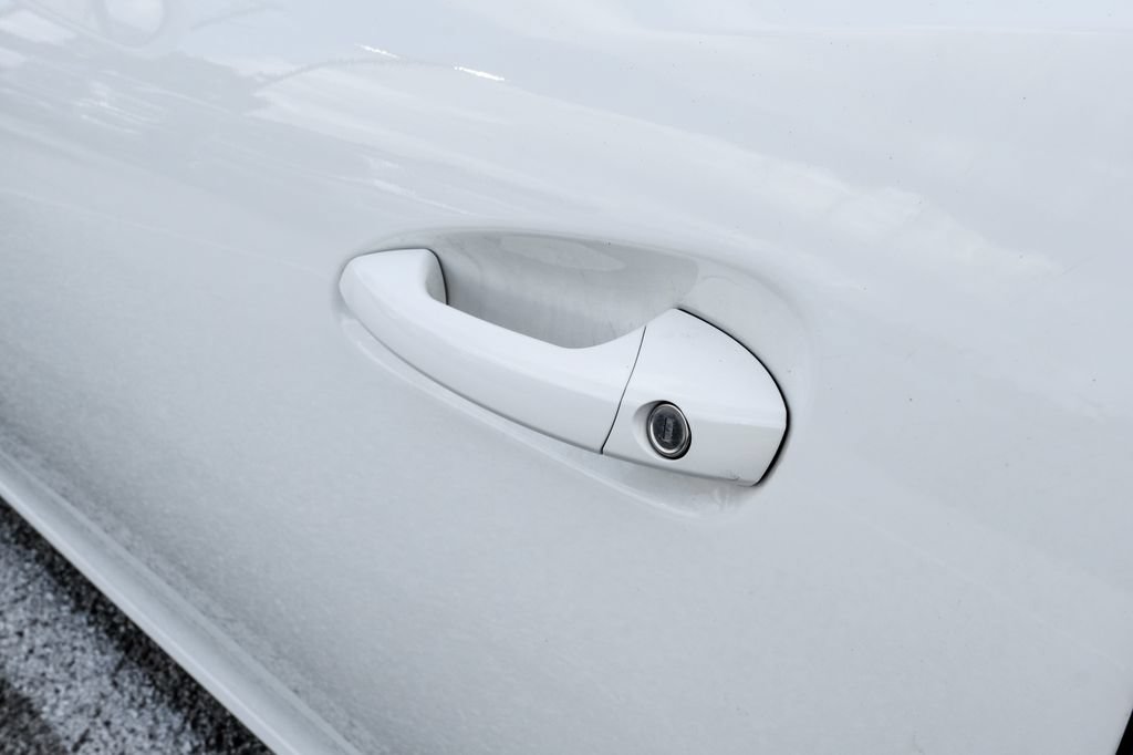 Used 2017 Mercedes-Benz SLC 300 image 33
