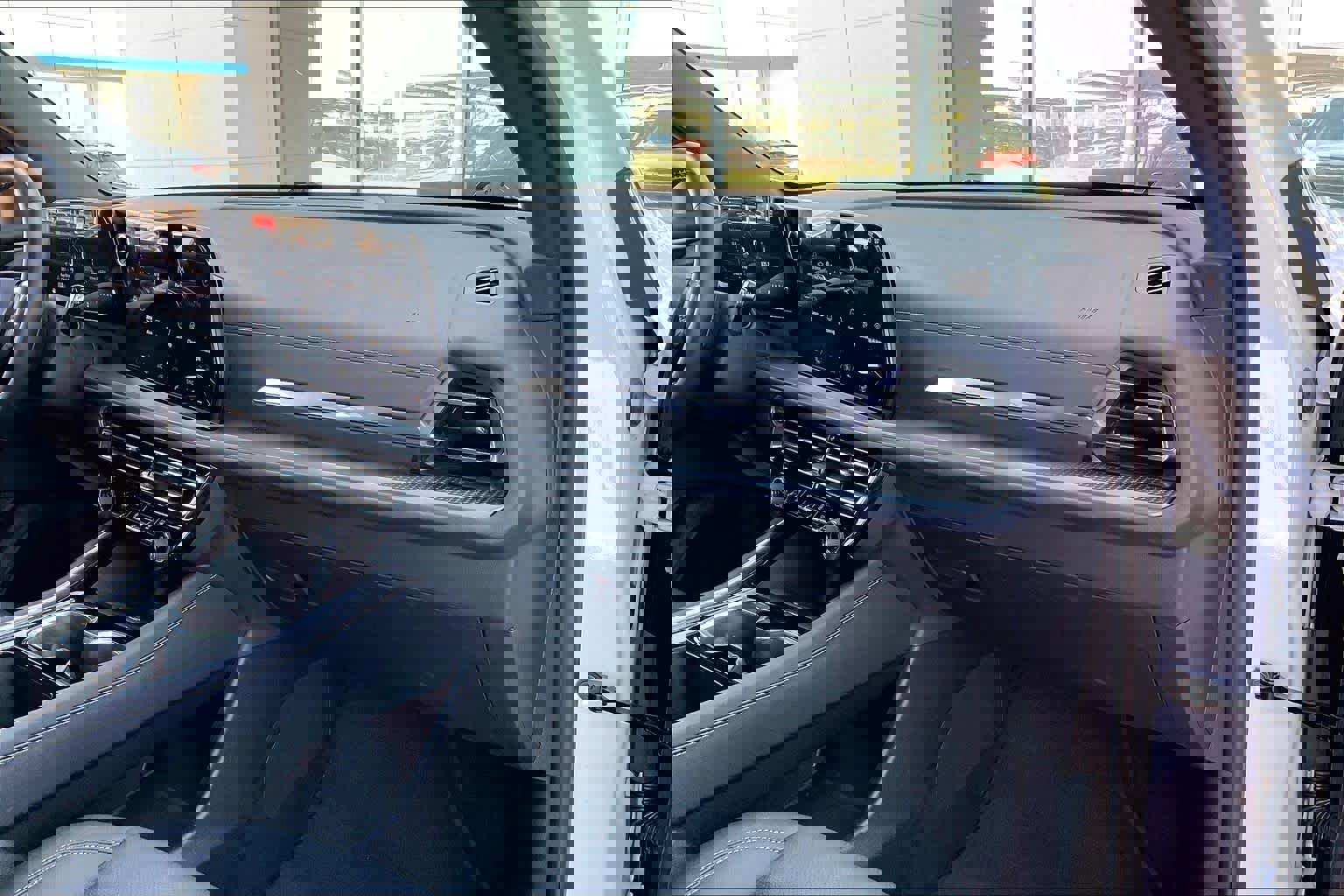 Certified 2025 Chevrolet Traverse LT image 17