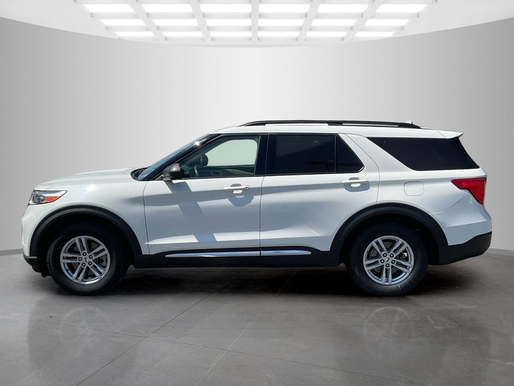 Used 2023 Ford Explorer XLT RWD image 3