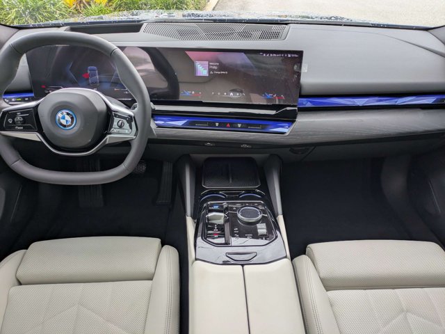 Used 2024 BMW i5 eDrive40i w/ Premium Package RWD image 14