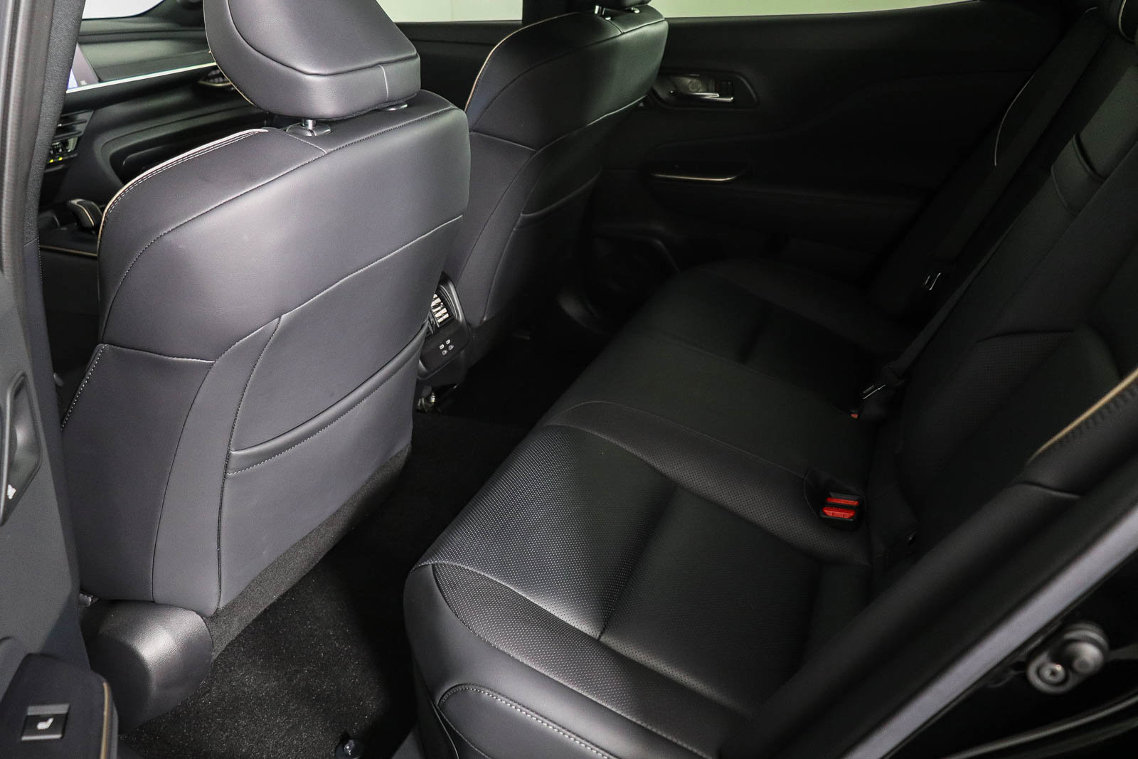 Used 2023 Toyota Crown XLE image 22