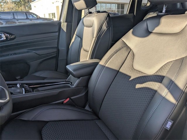 New 2026 Jeep Compass Latitude image 14