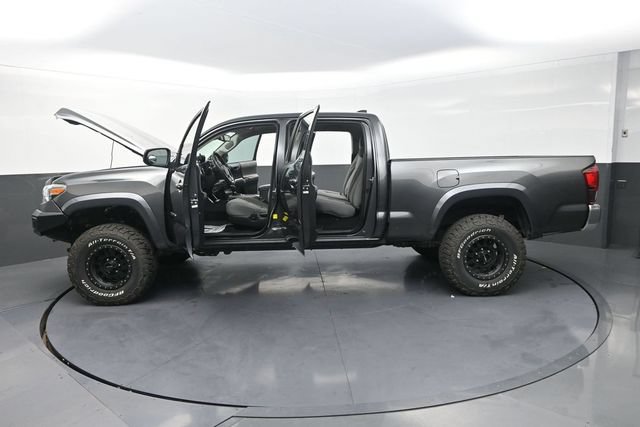 Used 2019 Toyota Tacoma SR5 AWD/4WD image 44