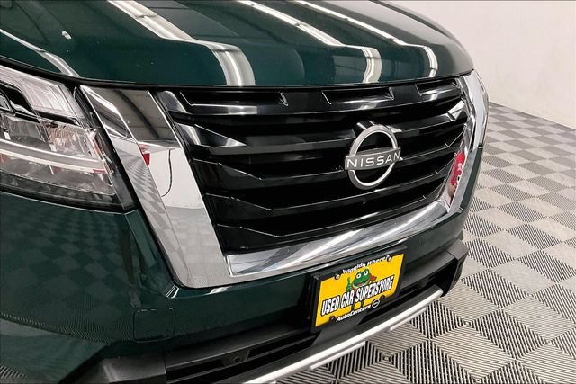 Used 2023 Nissan Pathfinder Platinum w/ Cargo Package AWD/4WD image 35