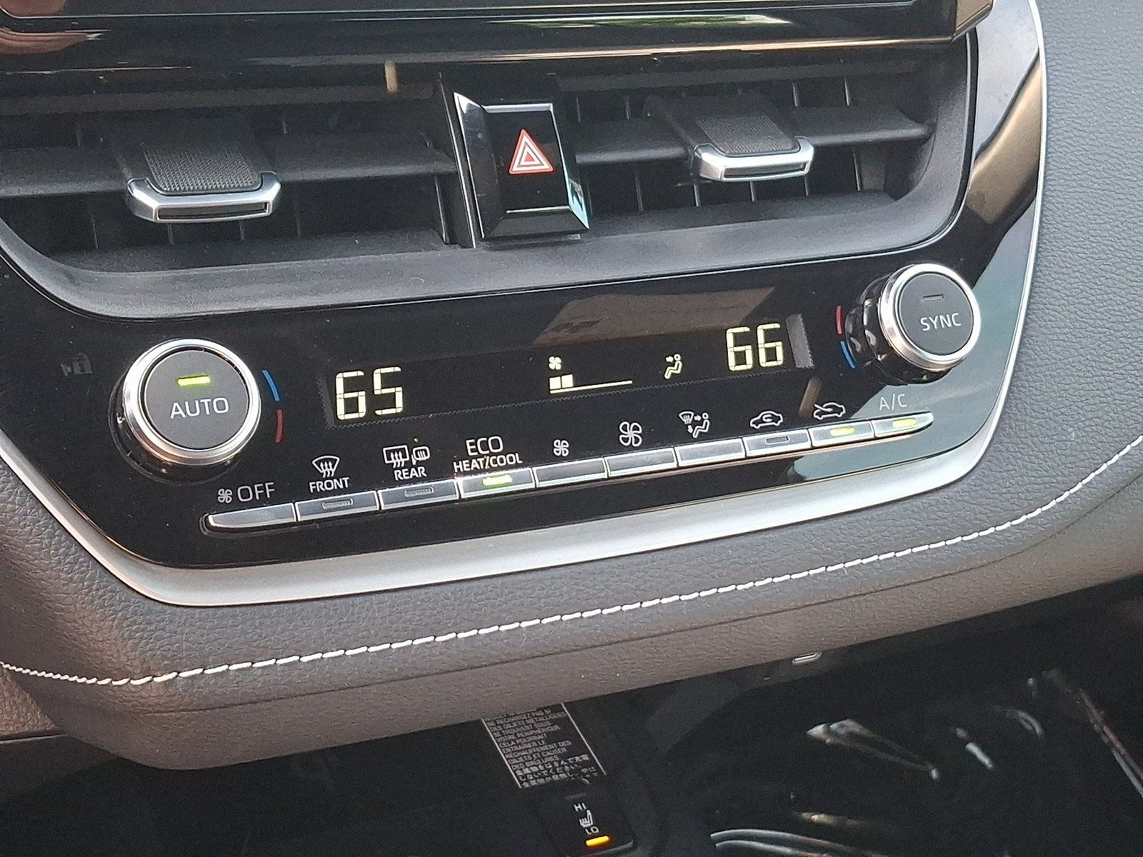 Used 2025 Toyota Corolla XSE FWD image 15