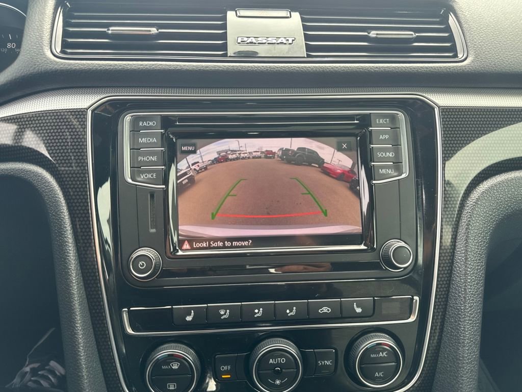 Used 2018 Volkswagen Passat 3.6 image 25