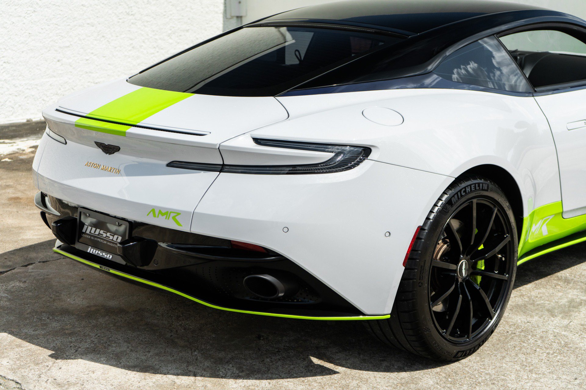 Used 2019 Aston Martin DB11 AMR RWD image 16