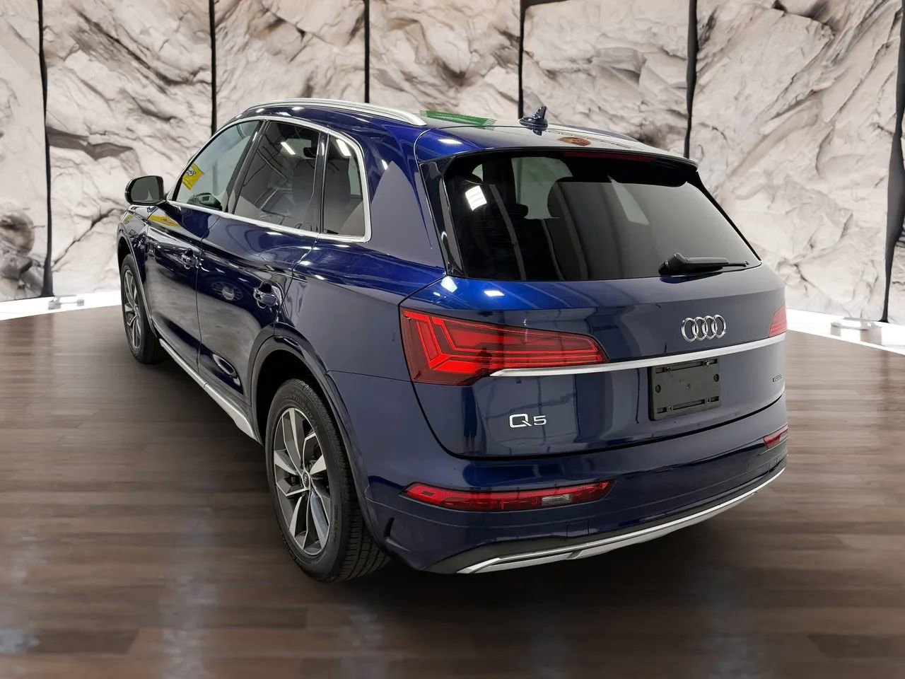 Used 2021 Audi Q5 2.0T Premium w/ Convenience Package AWD/4WD image 9
