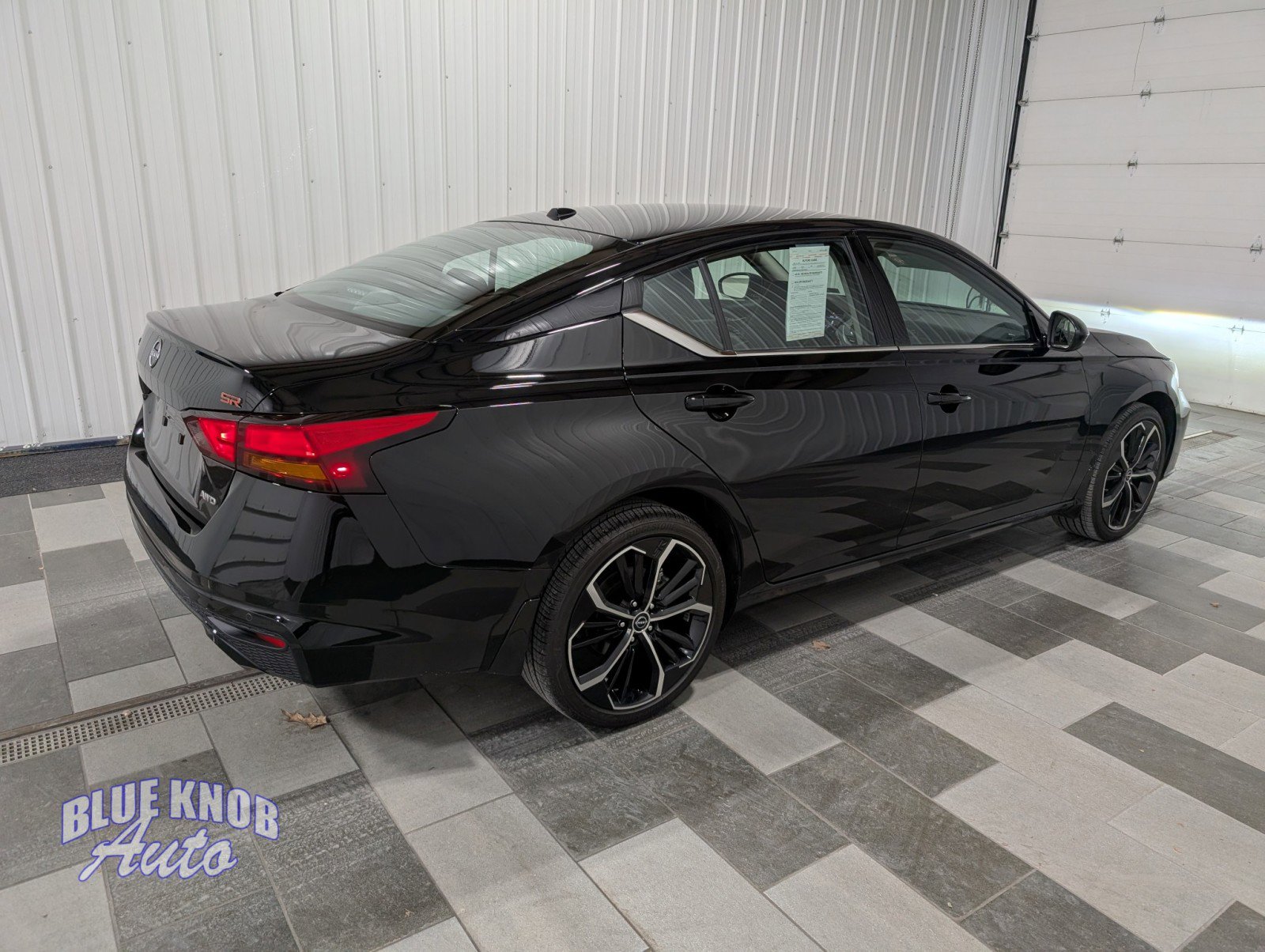 Used 2025 Nissan Altima 2.5 SR image 4