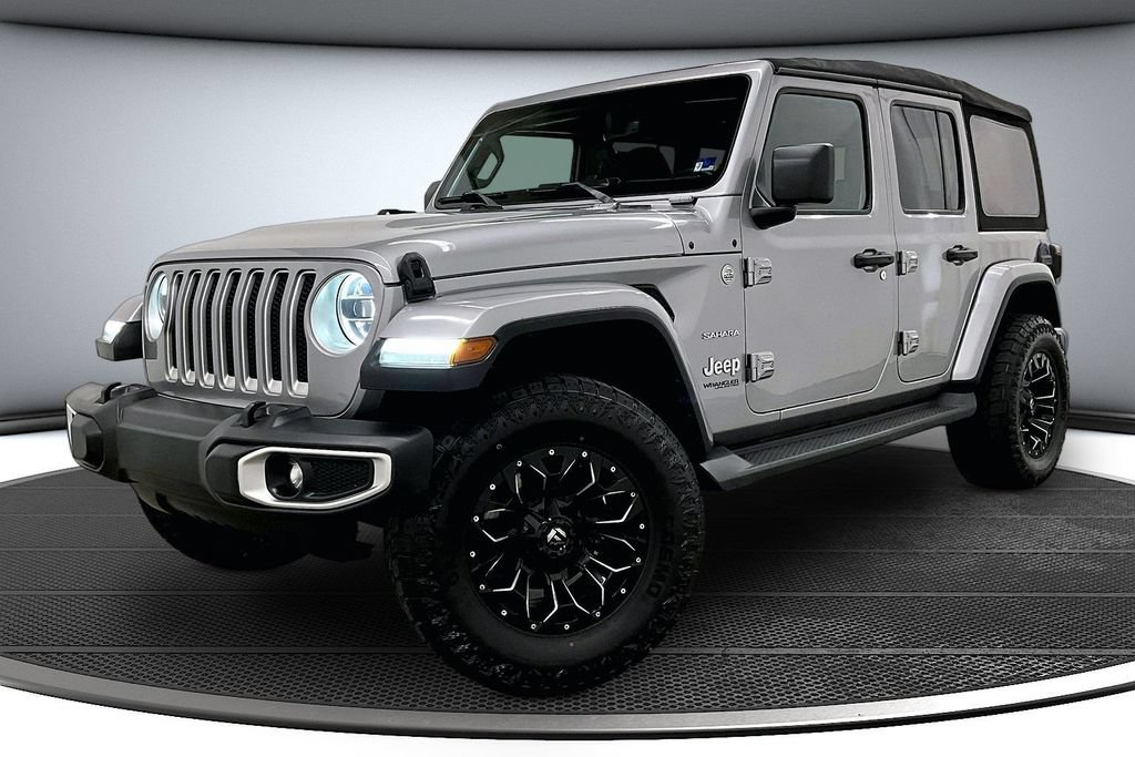 Used 2019 Jeep Wrangler Unlimited Sahara AWD/4WD image 3