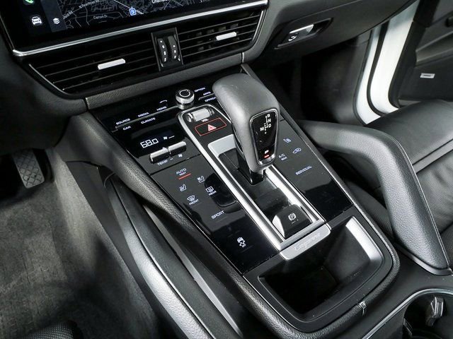 Used 2023 Porsche Cayenne image 18