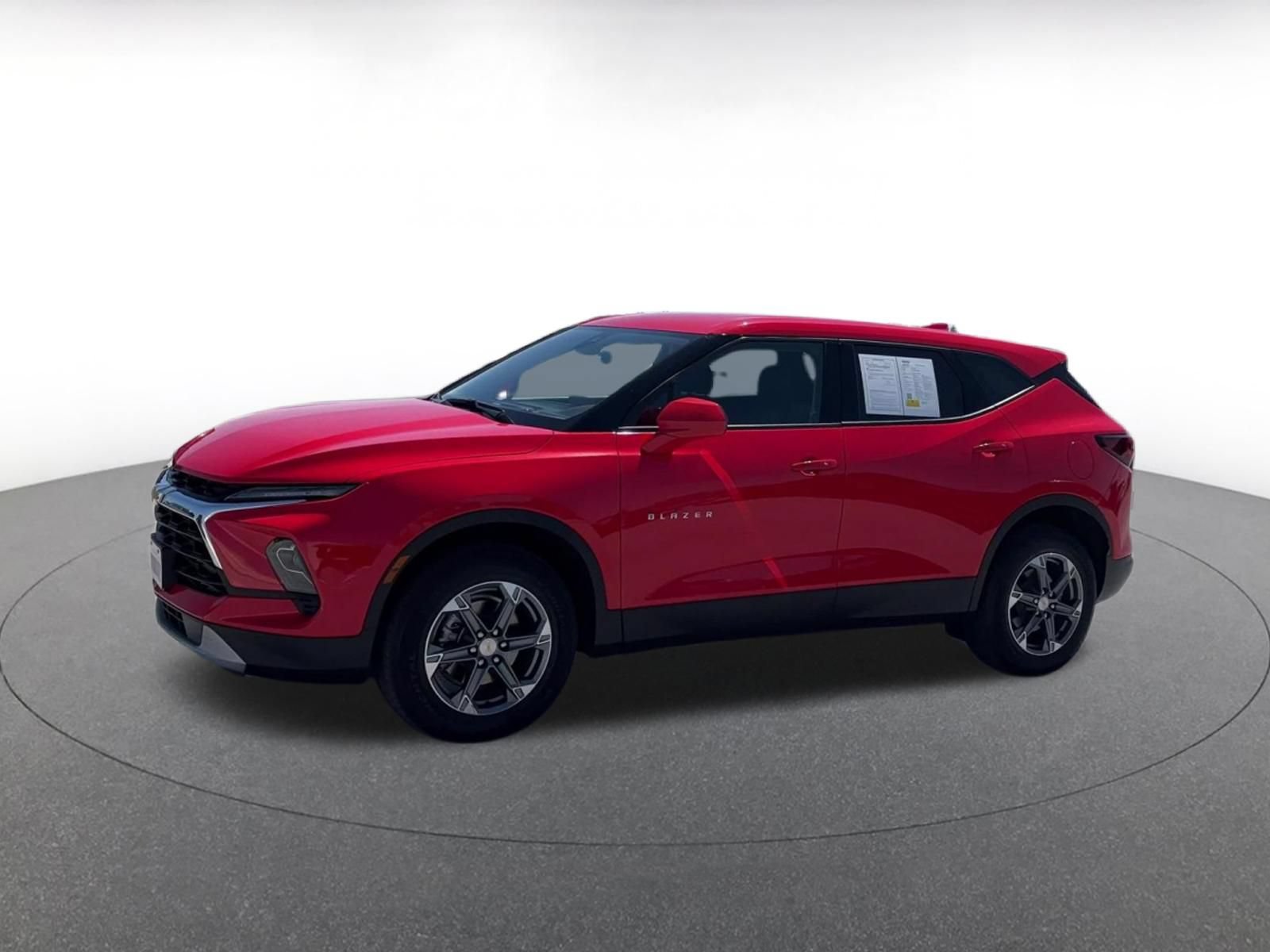 Used 2025 Chevrolet Blazer LT FWD image 8