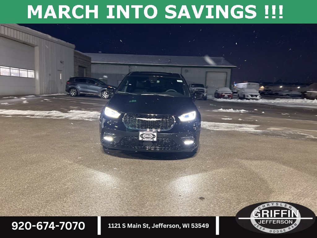 New 2026 Chrysler Pacifica Select image 4