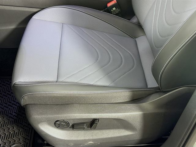 New 2026 Volkswagen Tiguan SE image 19