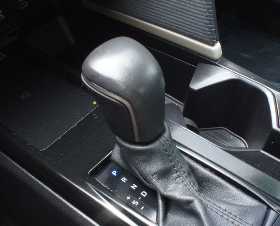 Used 2025 Toyota Camry SE FWD image 11