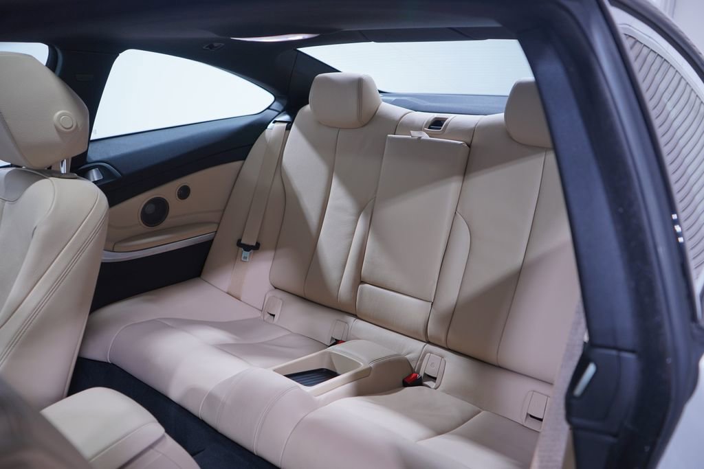 Used 2020 BMW 440i Coupe w/ M Sport Package image 9