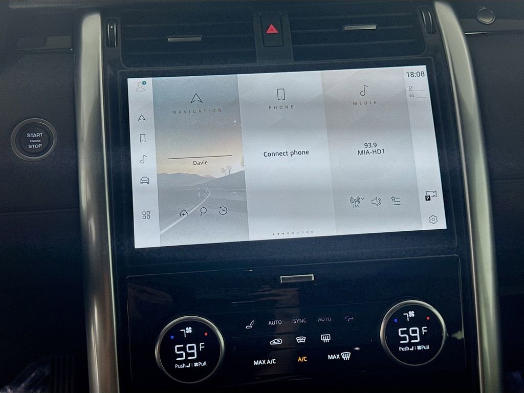 New 2025 Land Rover Discovery S image 15