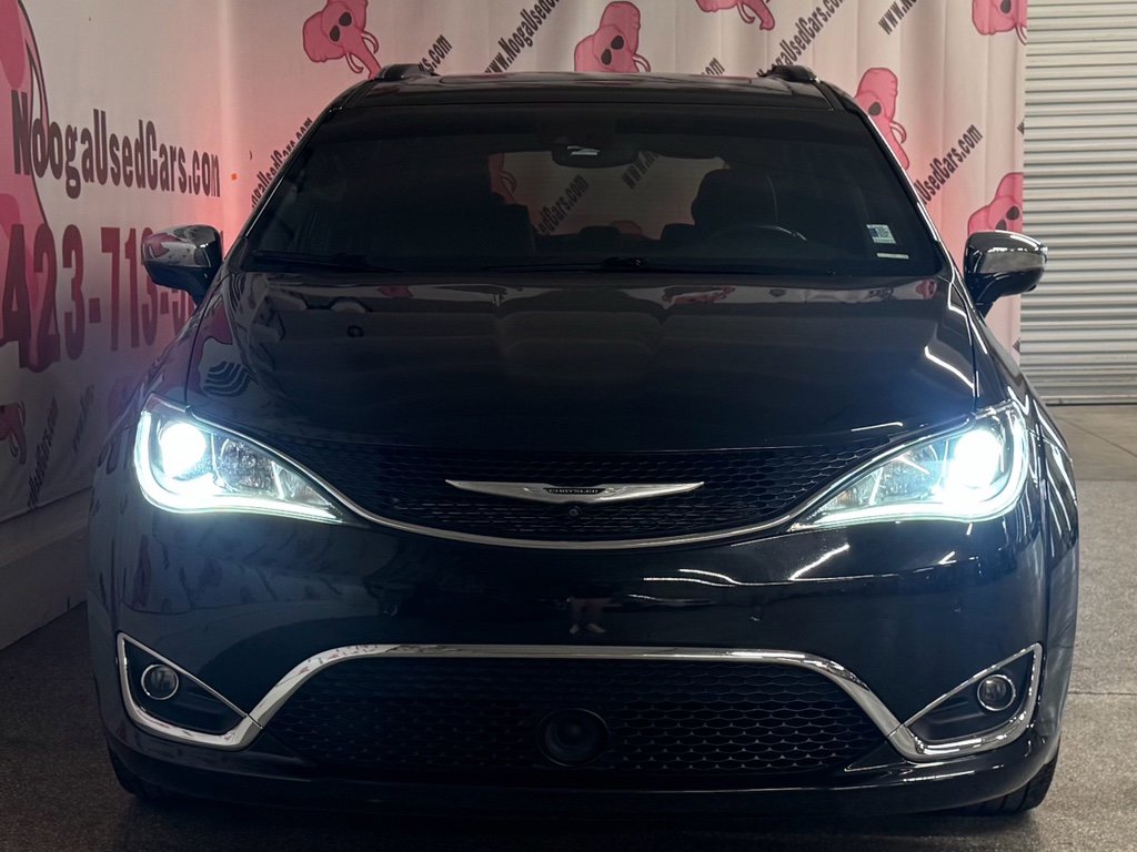 Used 2020 Chrysler Pacifica Limited image 5