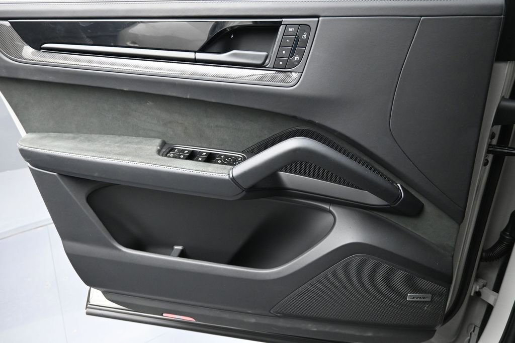 Certified 2026 Porsche Cayenne GTS AWD/4WD image 24