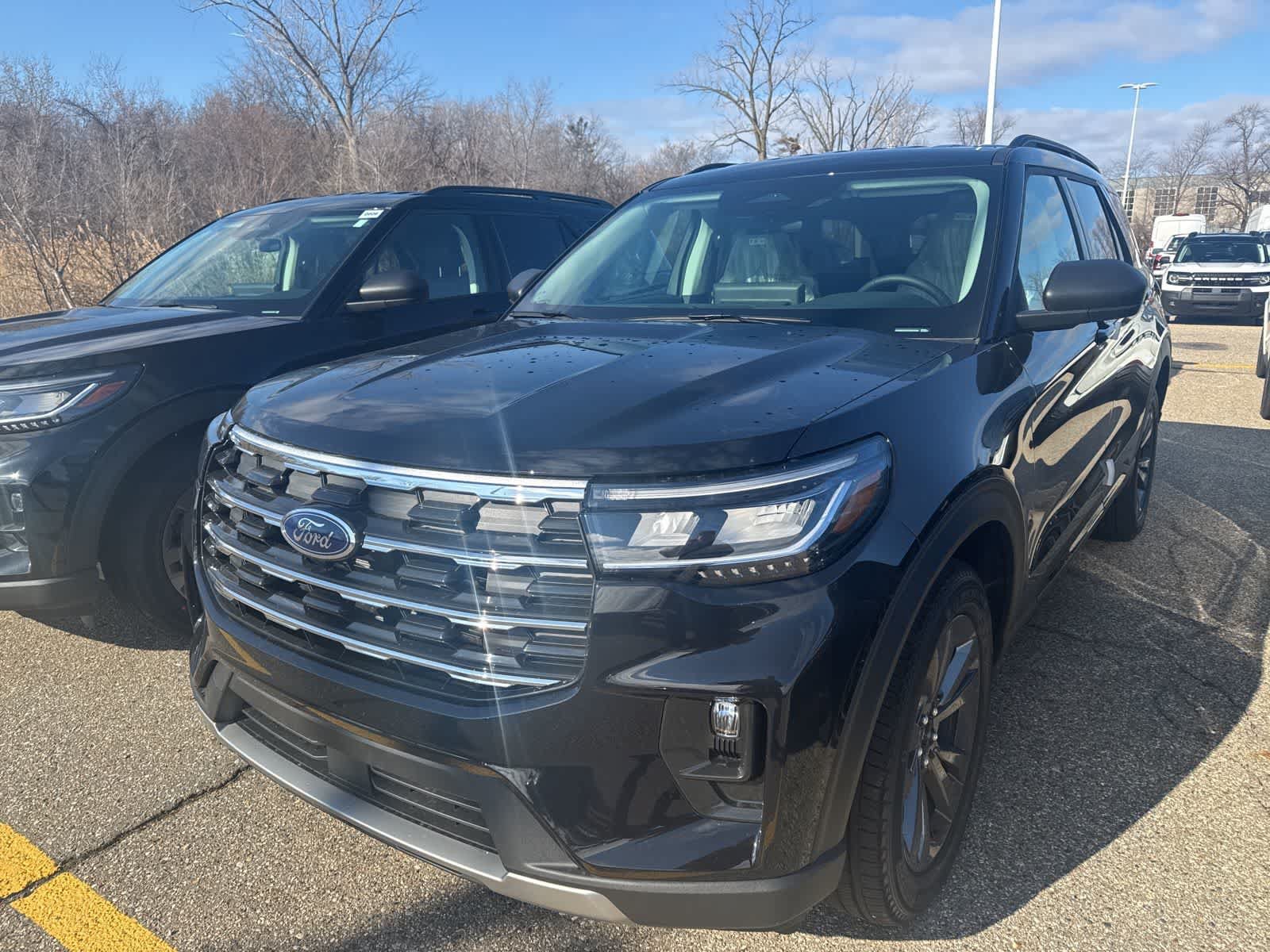 New 2026 Ford Explorer Active w/ Active Comfort Package AWD/4WD image 1
