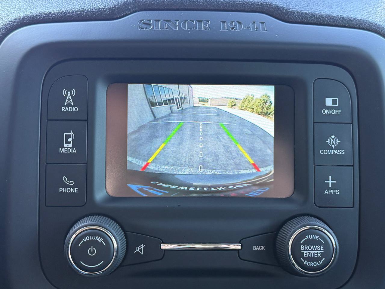 Used 2017 Jeep Renegade Latitude w/ Popular Equipment Group FWD image 29