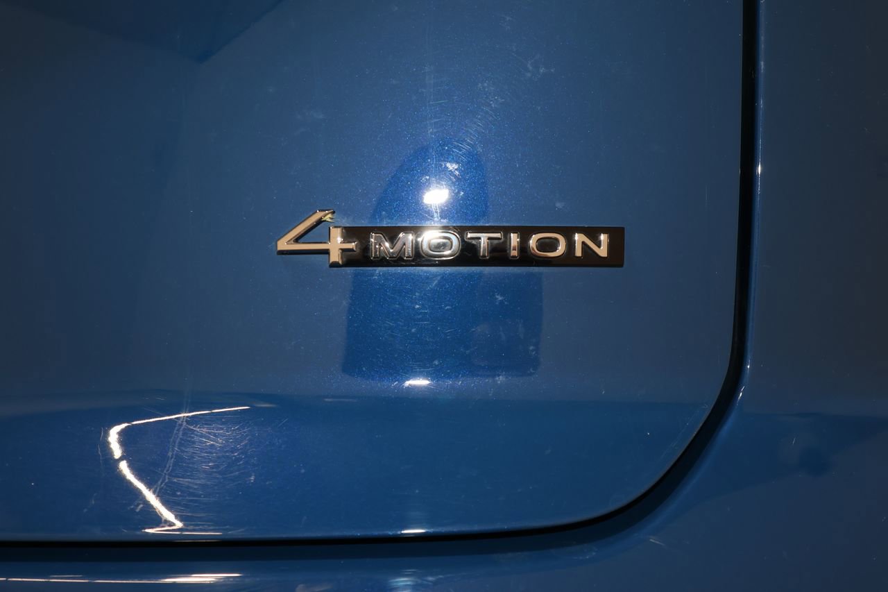 Used 2025 Volkswagen Atlas Cross Sport SE image 34