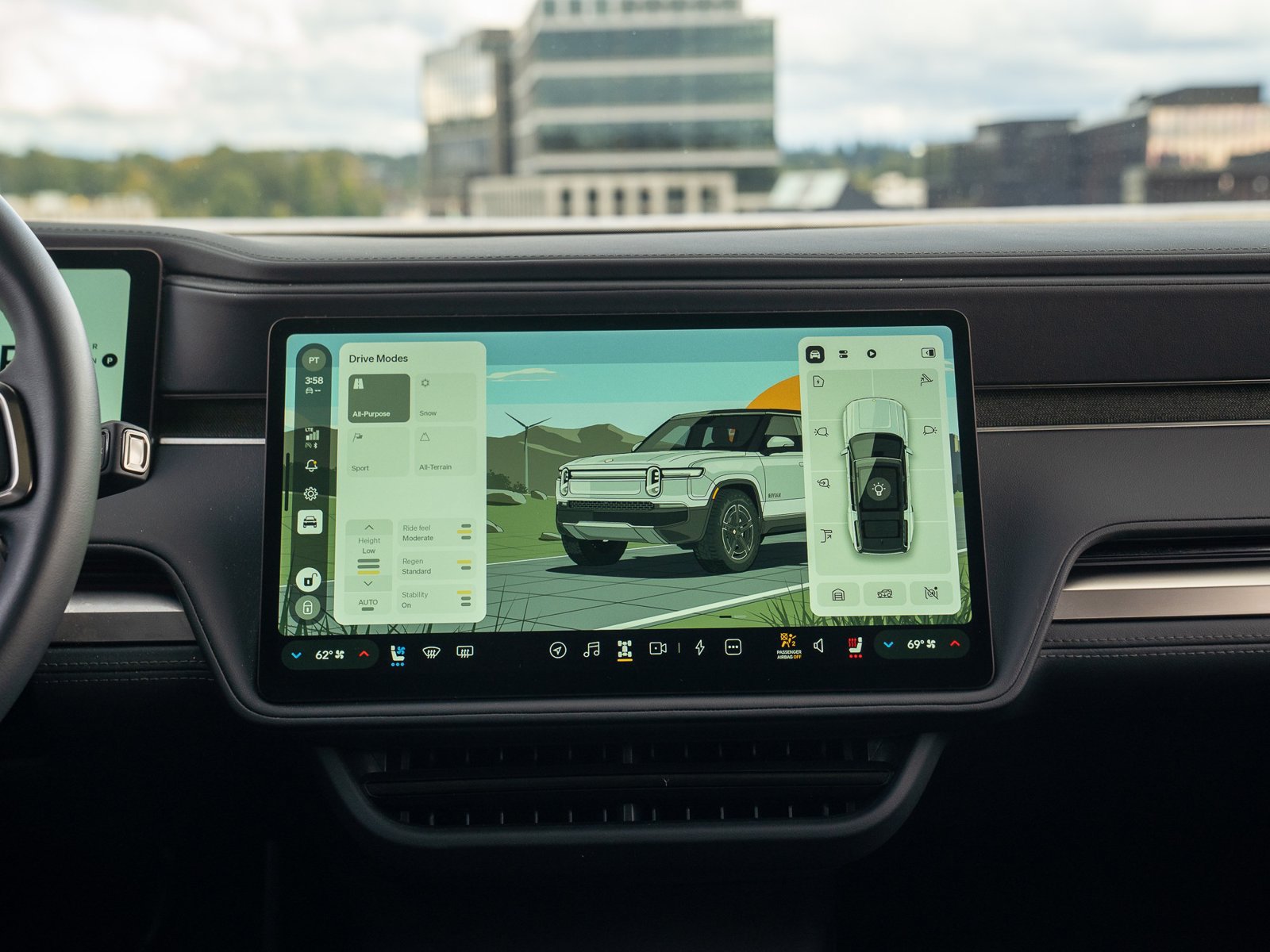Used 2025 Rivian R1S Adventure Dual AWD/4WD image 20