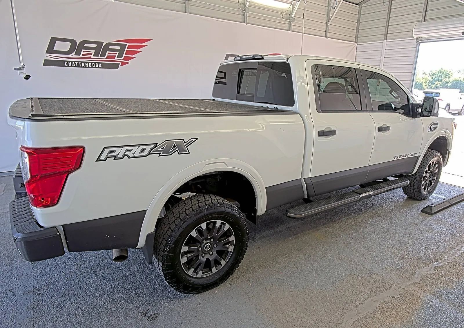 Used 2017 Nissan Titan PRO-4X w/ Pro-4x Convenience Package AWD/4WD image 3