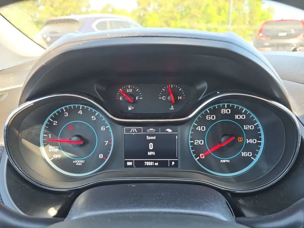 Used 2017 Chevrolet Cruze LS FWD image 16