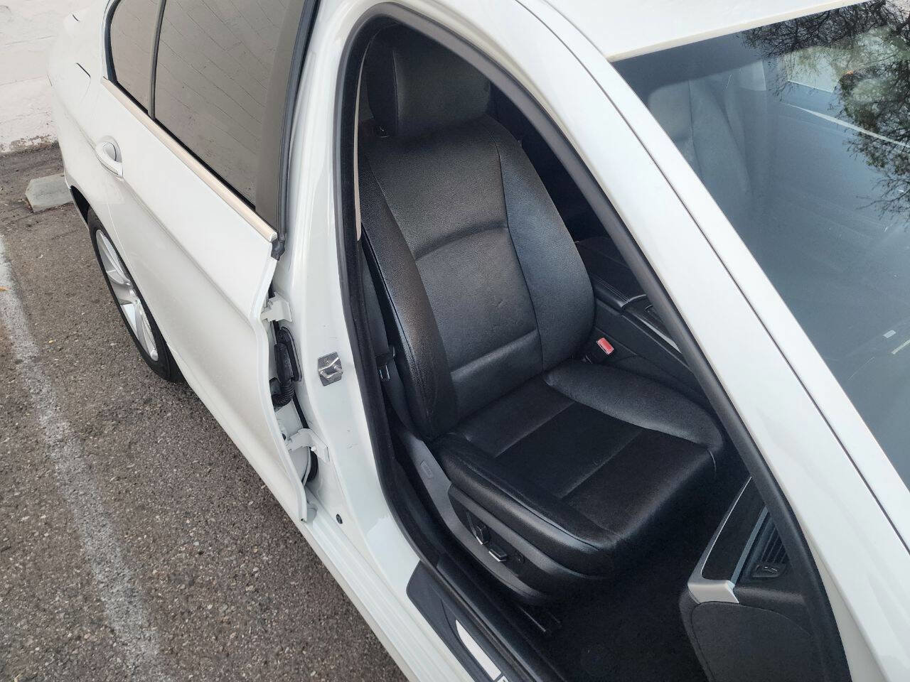 Used 2012 BMW 528i Sedan RWD image 24