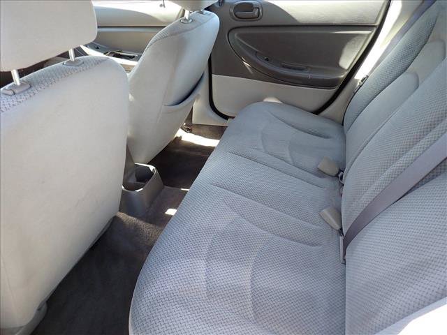 Used 2005 Chrysler Sebring Touring FWD image 7