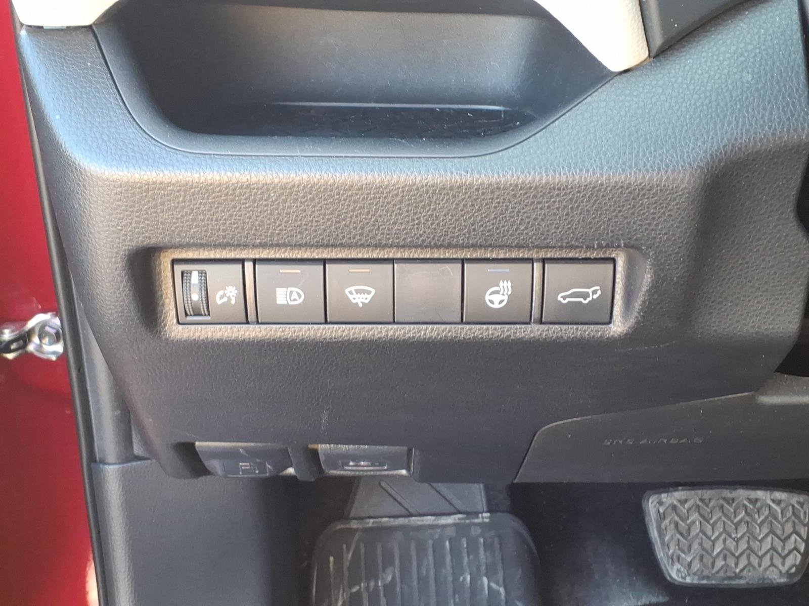 Used 2021 Toyota RAV4 XLE Premium AWD/4WD image 22