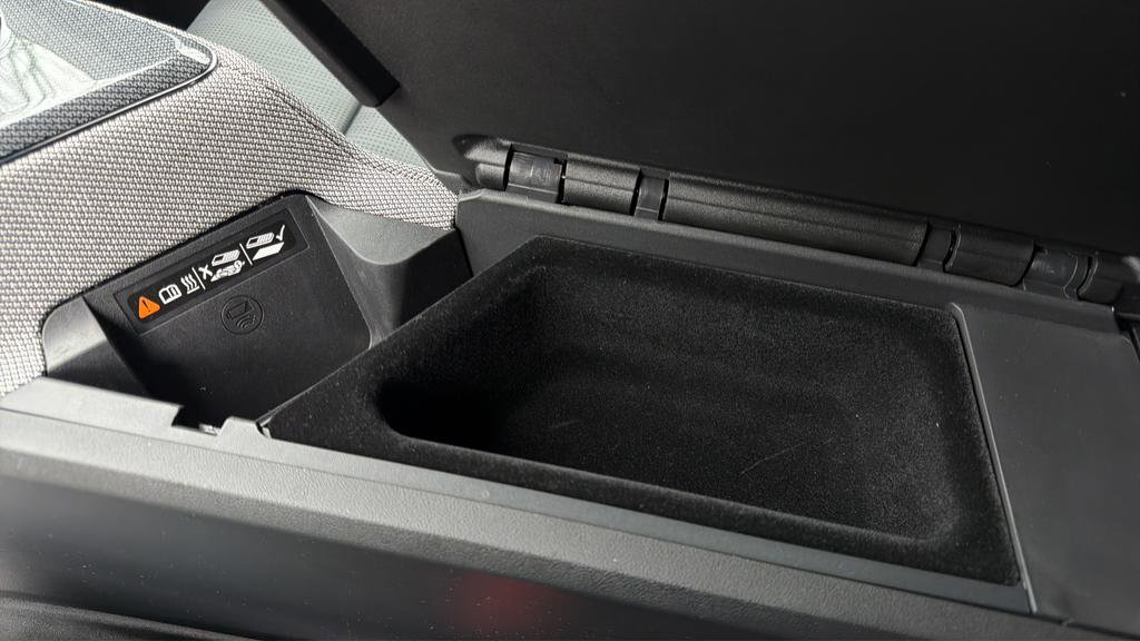 Certified 2025 Cadillac Optiq Sport 2 image 39