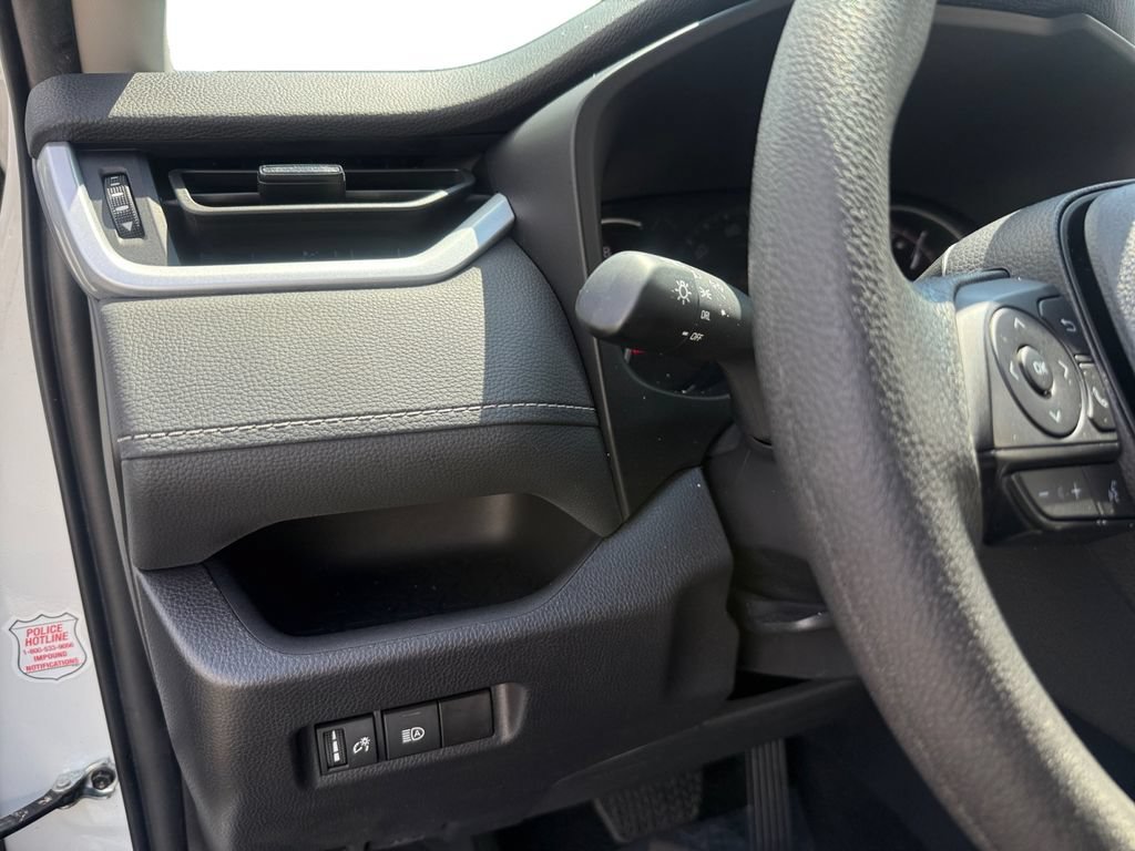 Used 2025 Toyota RAV4 LE AWD/4WD image 13