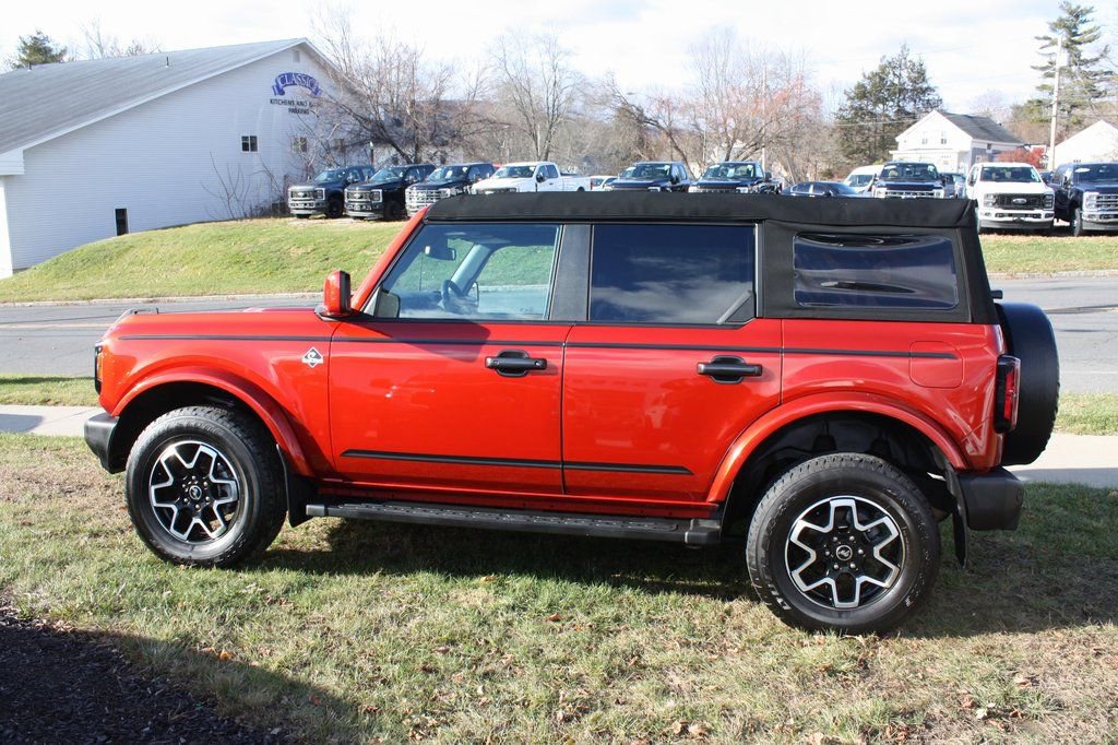 Used 2023 Ford Bronco Outer Banks image 2