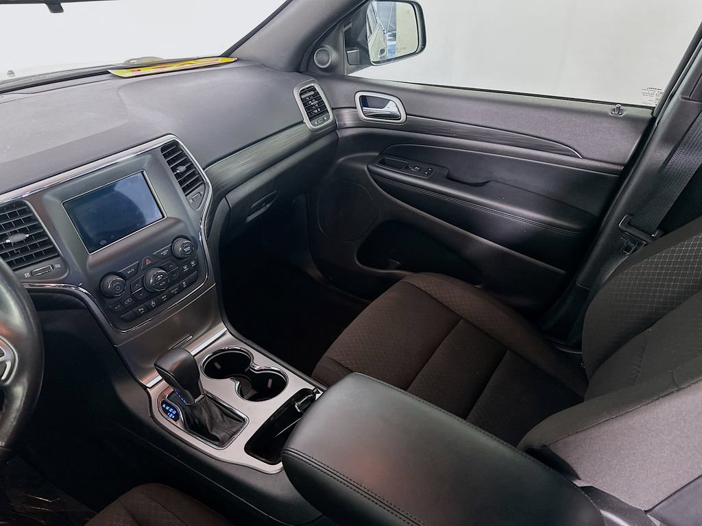 Certified 2021 Jeep Grand Cherokee Laredo w/ Security & Convenience Group AWD/4WD image 31
