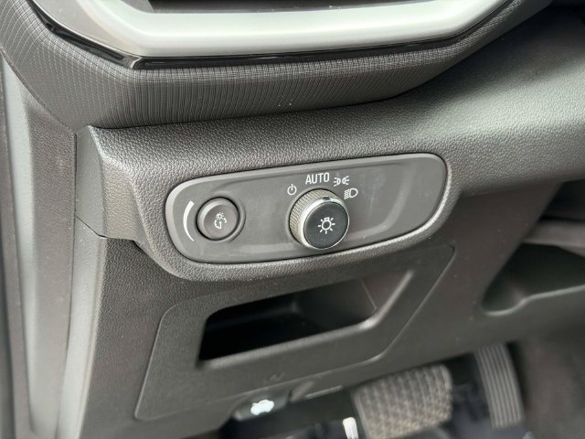 Used 2023 Chevrolet TrailBlazer LS AWD/4WD image 25
