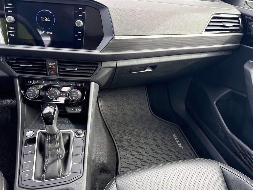Used 2024 Volkswagen Jetta SEL image 16