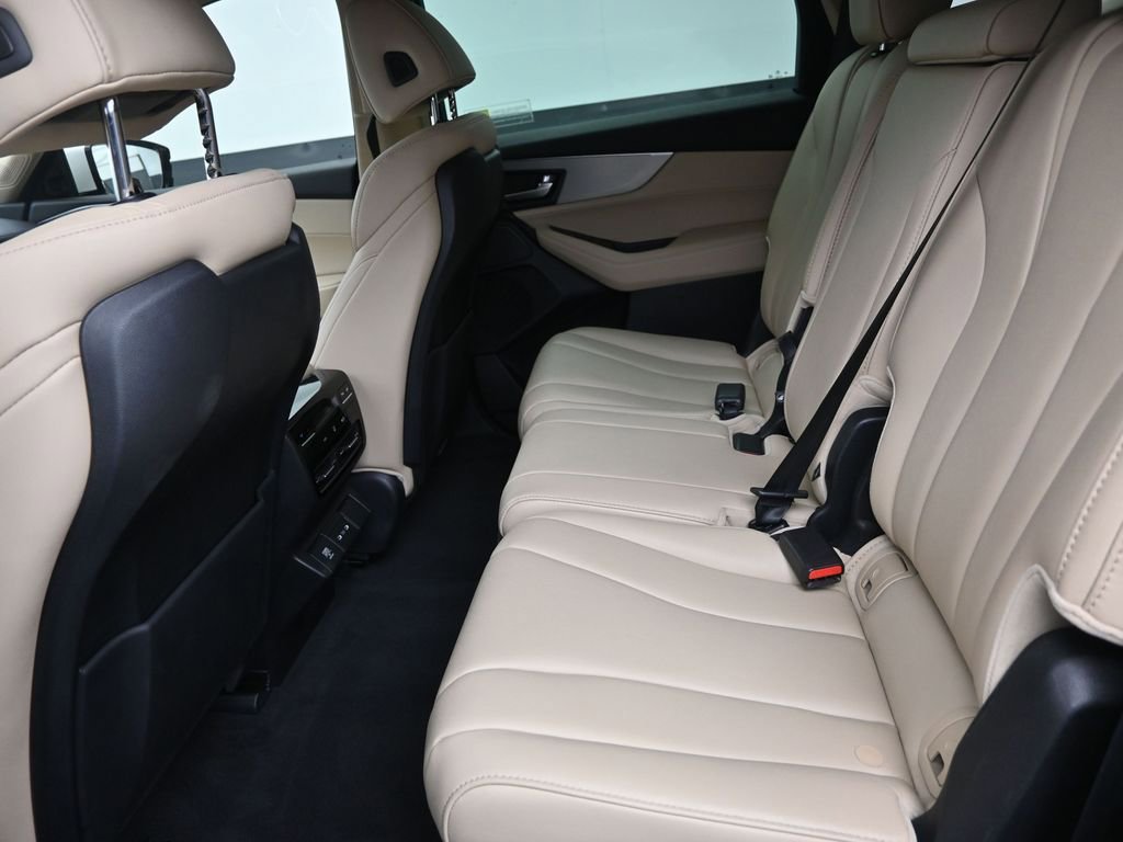Used 2025 Acura MDX SH-AWD image 13