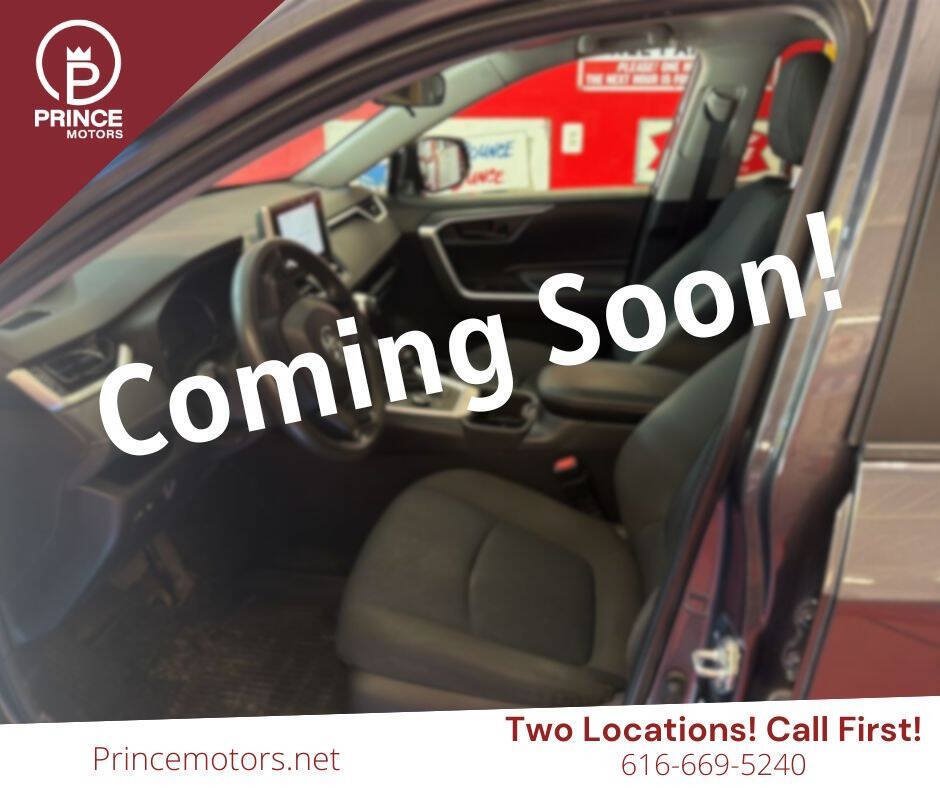 Used 2023 Toyota RAV4 LE AWD/4WD image 2