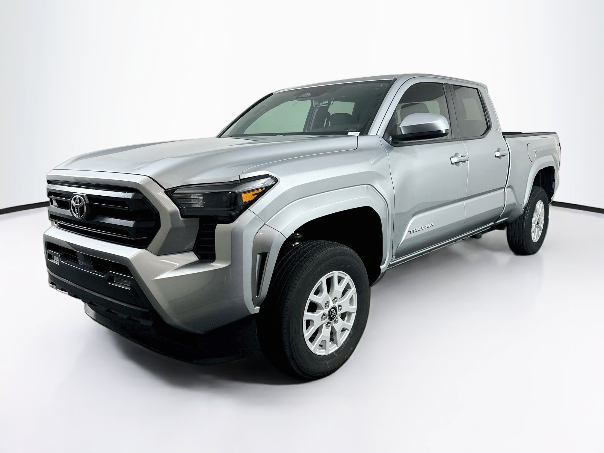 Used 2026 Toyota Tacoma SR5 RWD image 3