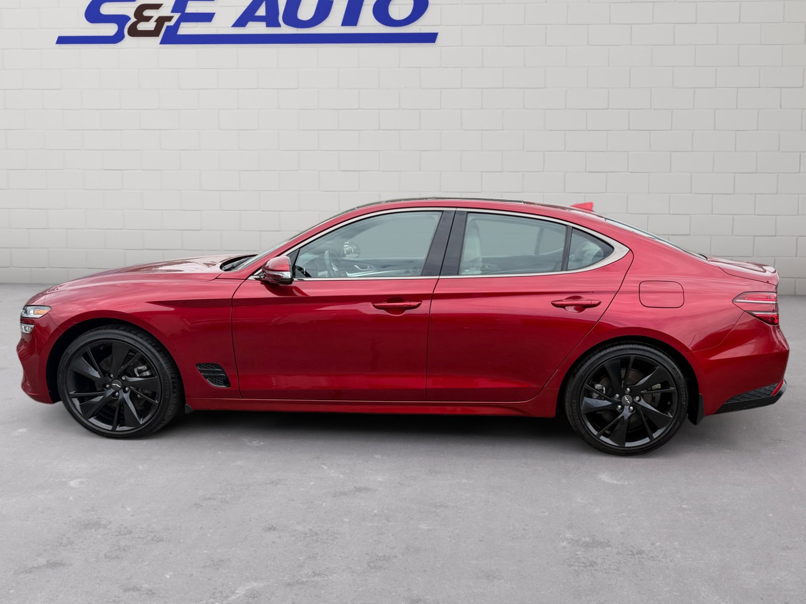 Used 2023 Genesis G70 2.0T w/ Sport Prestige Package AWD/4WD image 2