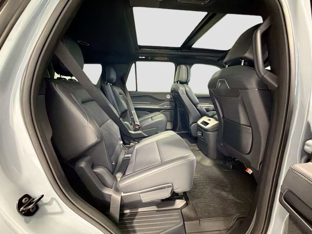 Used 2025 Lincoln Navigator Reserve w/ Jet Appearance Package image 23