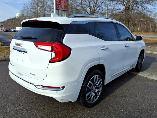 Used 2024 GMC Terrain Denali w/ Denali Premium Package image 16