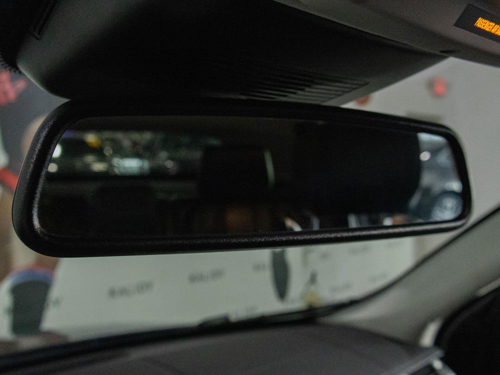 Used 2017 Land Rover Range Rover Evoque SE Premium image 12