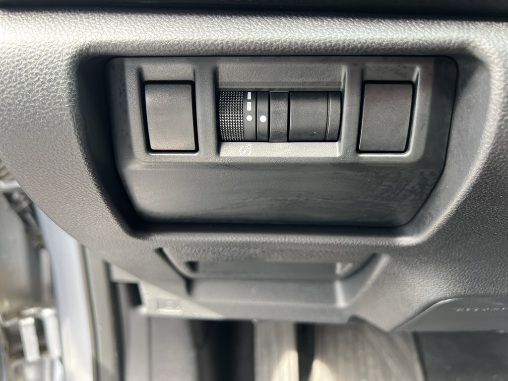 Used 2024 Subaru Crosstrek 2.0i Premium image 17